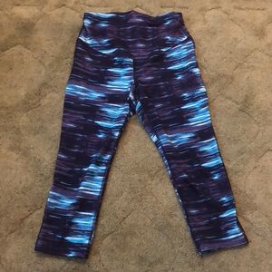 Old Navy Active maternity capri leggings